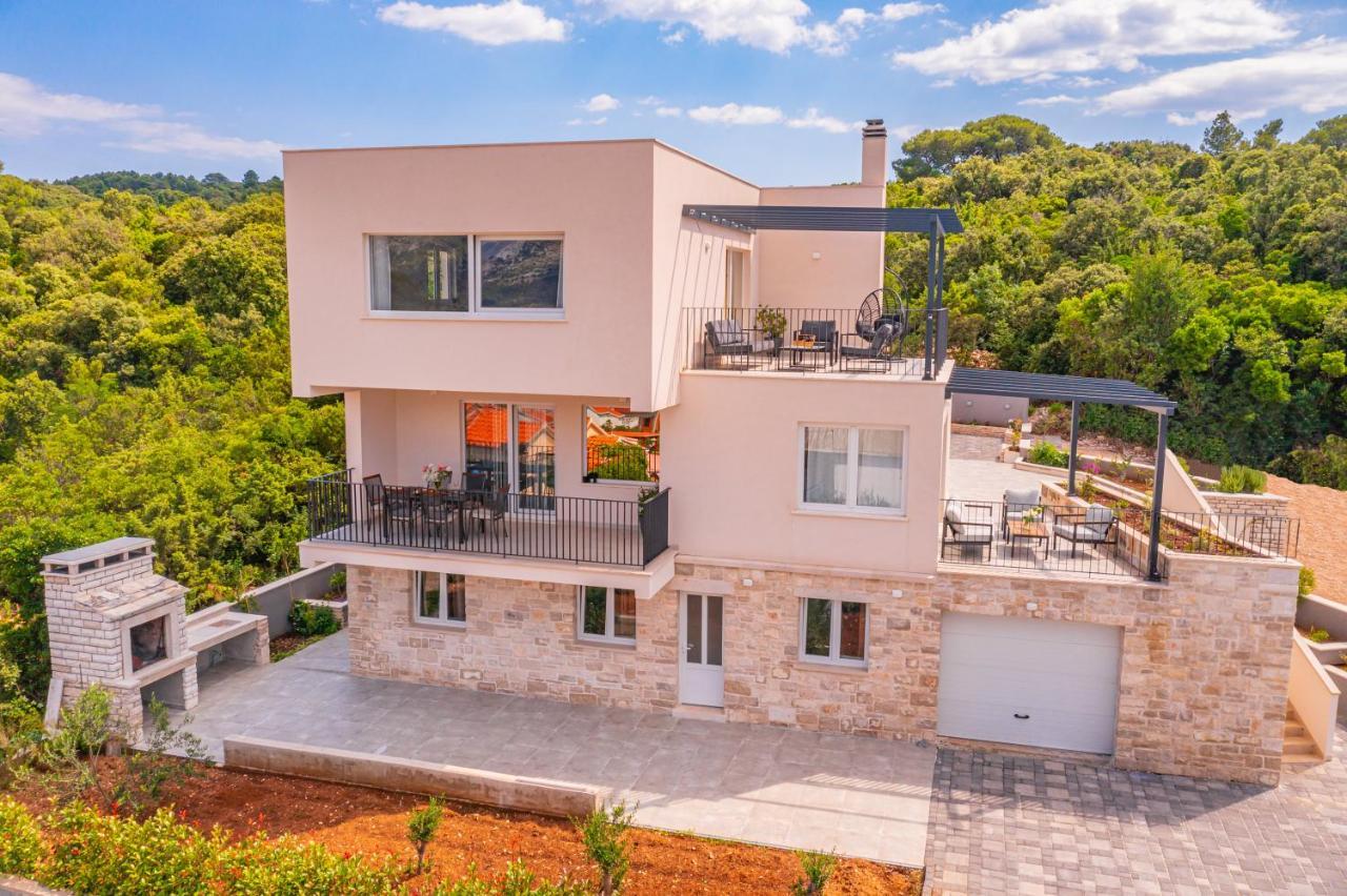 Luxury Nest Maretta & Oliva Apartma